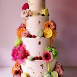 kolorowy tort weselny